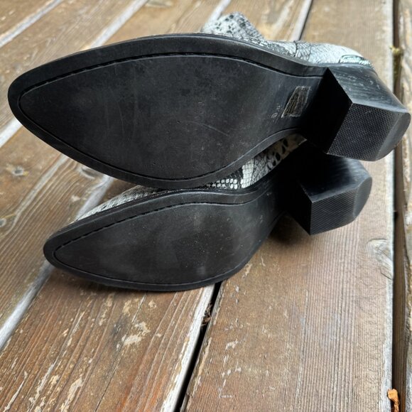 EUC Jeffrey Campbell Cromwell Cutout Booties Black and White Snake Women's 9.5 - Picture 14 of 15